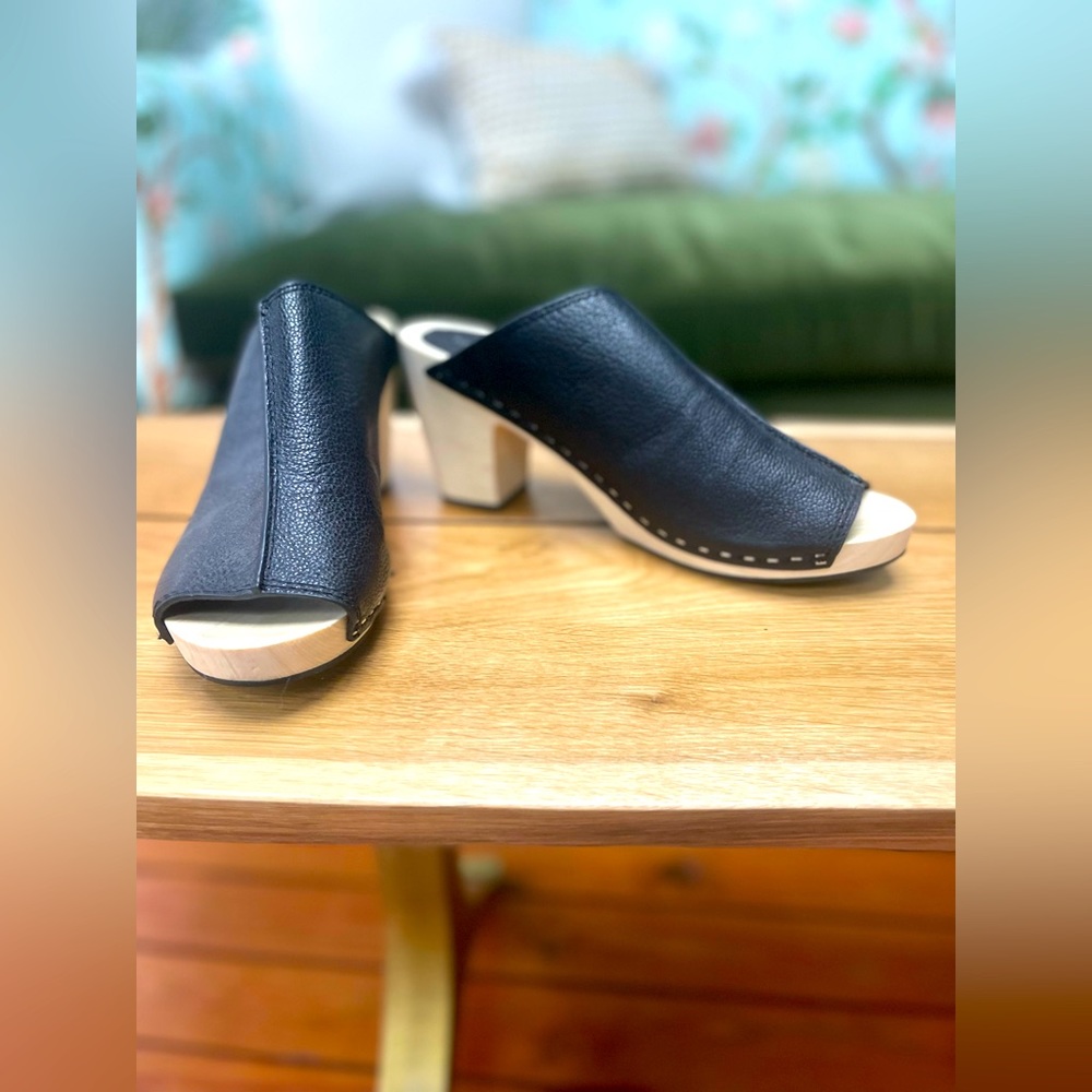 Anthropologie Kelsi Dagger Brooklyn Clogs Worn once Size 7.5